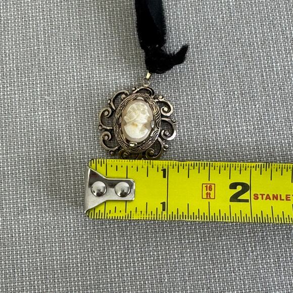 Vintage Coro cameo‎ - Picture 5 of 6